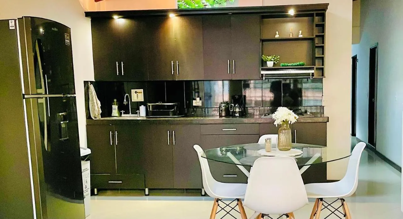 Tranquilo Apartamento - Habitaciones - Laureles, Estadio Medellin Homestay