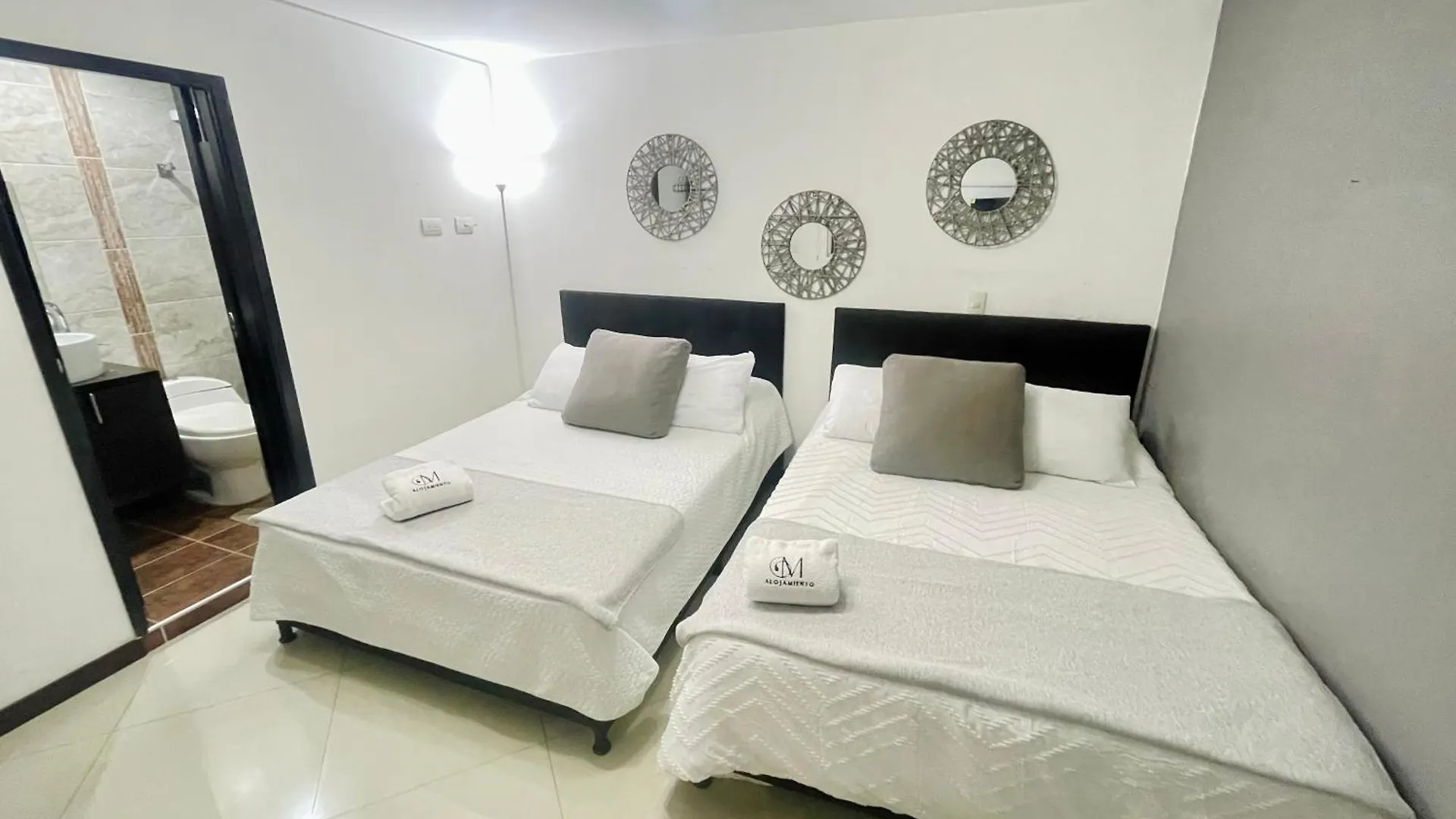 Homestay Tranquilo Apartamento - Habitaciones - Laureles, Estadio Medellin