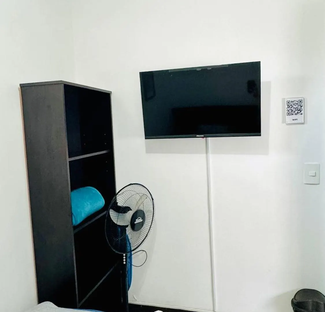 Tranquilo Apartamento - Habitaciones - Laureles, Estadio Medellin 0*,  Colombia