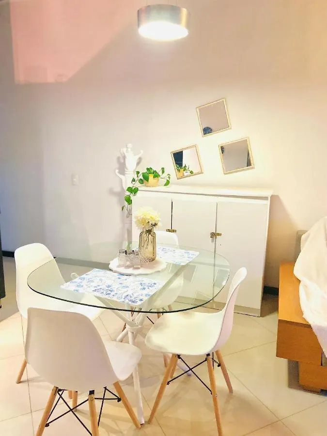 Tranquilo Apartamento - Habitaciones - Laureles, Estadio Μεντεγίν 0*,