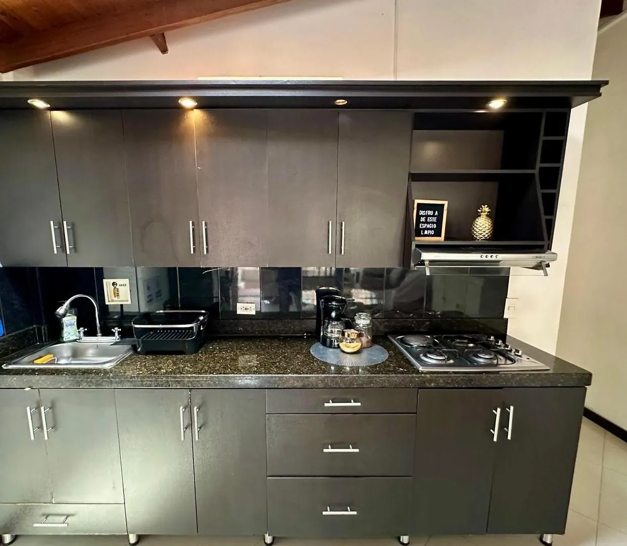 Tranquilo Apartamento - Habitaciones - Laureles, Estadio Μεντεγίν
